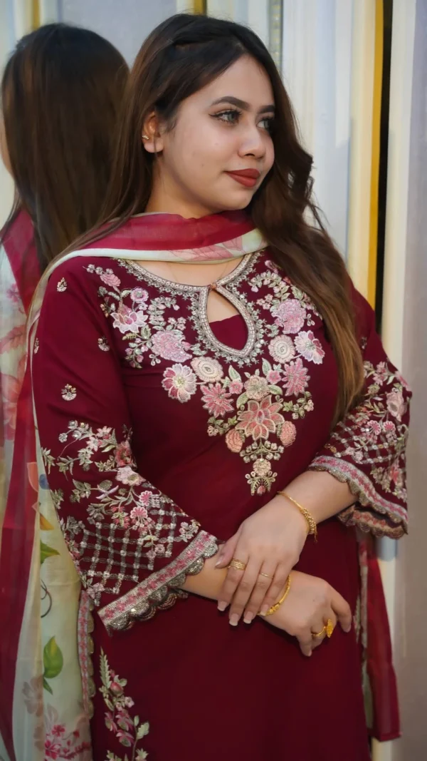 সুতি কাপড়ের উপর সুন্দর এম্বোডারি কাজ করা স্টাইলিশ ৩ পিস