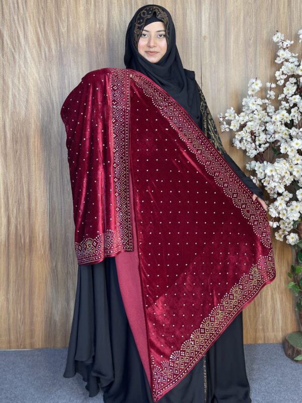 প্রিমিয়াম স্টোন ওয়ার্ক ভেলভেট শাল – Dot Maroon | ইন্ডিয়ান সুপার কোয়ালিটি ভেলভেট শাল